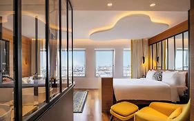 โรงแรมเรอแนสซองซ์ ปารีส รีปูบลิก